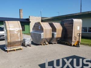 Luxus hottub truck loading